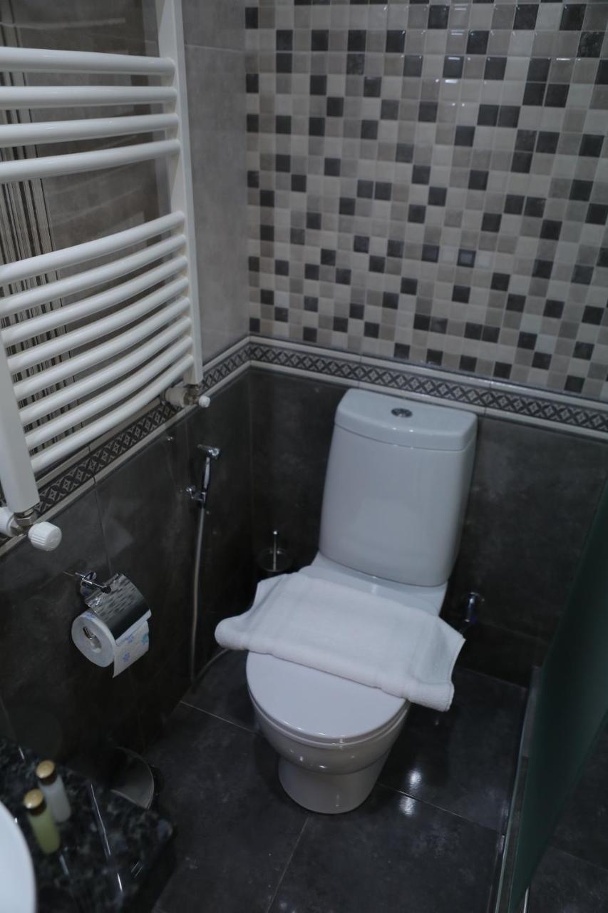 4Room Hotel Yerevan Exterior photo