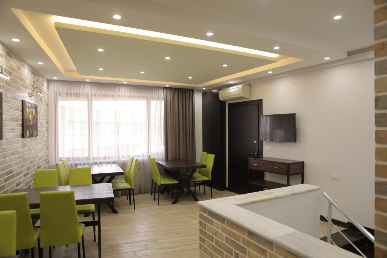 4Room Hotel Yerevan Exterior photo